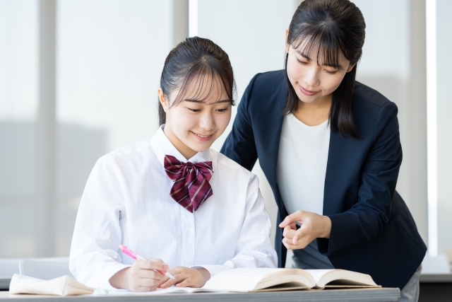 教えられる女子高生